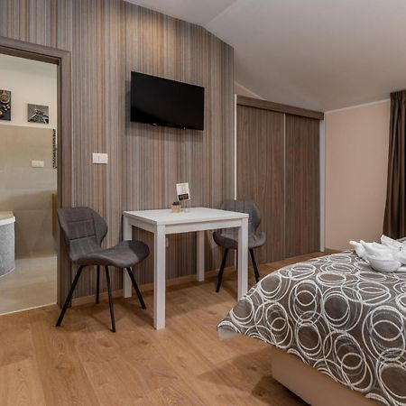 Hotel Tomazici Santalezi Dış mekan fotoğraf