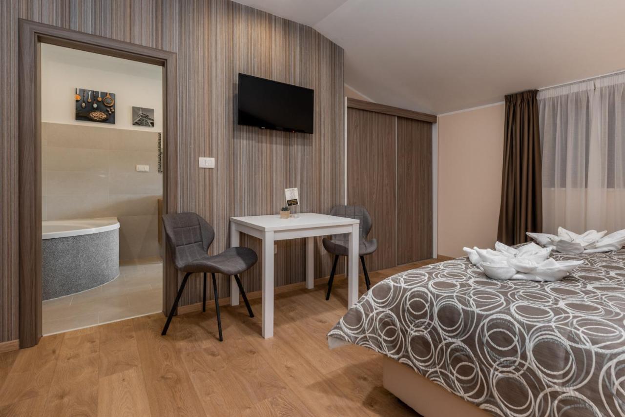 Hotel Tomazici Santalezi Dış mekan fotoğraf