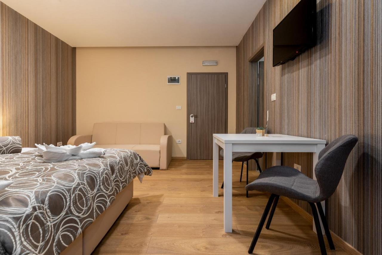 Hotel Tomazici Santalezi Dış mekan fotoğraf